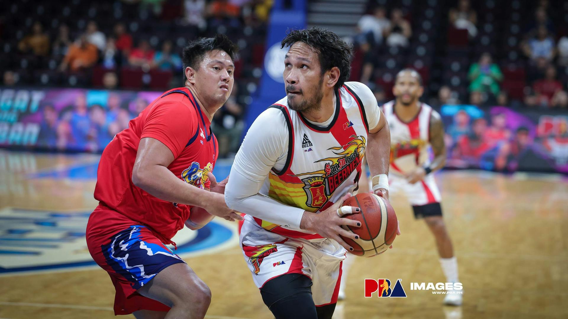 Dominant June Mar Fajardo is PBA Player of the Week